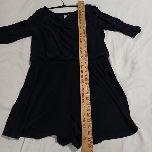 Emma & Michele Large NAVY ROMPER Poly/spandex blend half-sleeve draped neckline - Picture 9 of 16